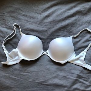 Victoria’s Secret bombshell bra